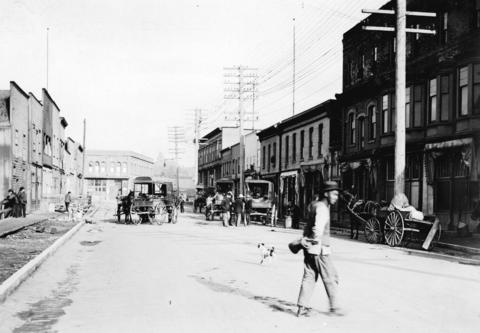 Pender Street, Vancouver (ca. 1906) Fonte: City of Vancouver Archives CVA 677-530